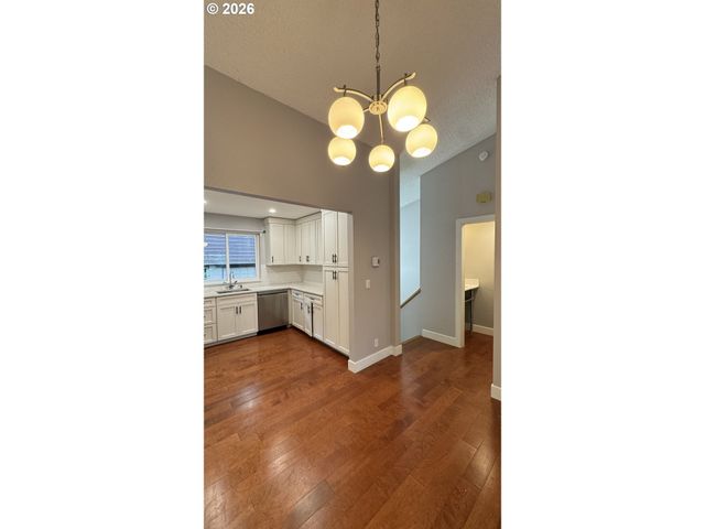 2800 TREETOP Ln, West Linn, OR 97068
