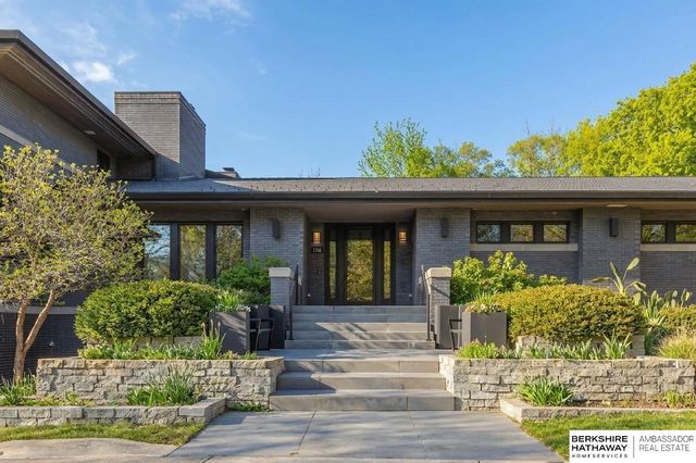 1718 Ridgewood Avenue, Omaha, NE 68124