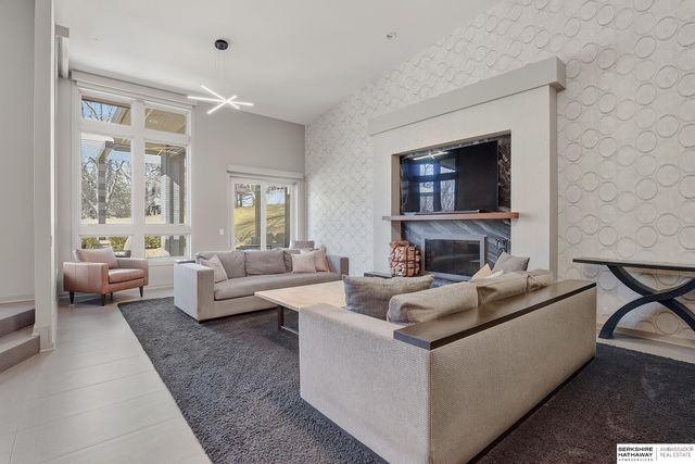 1718 Ridgewood Avenue, Omaha, NE 68124