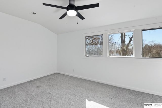1718 Ridgewood Avenue, Omaha, NE 68124