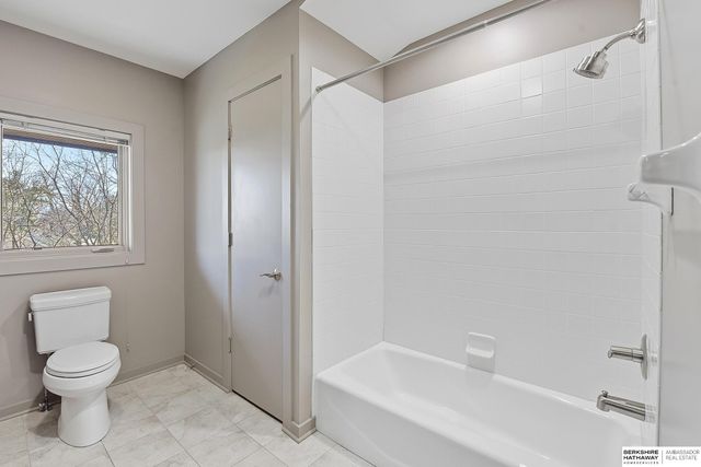 1718 Ridgewood Avenue, Omaha, NE 68124