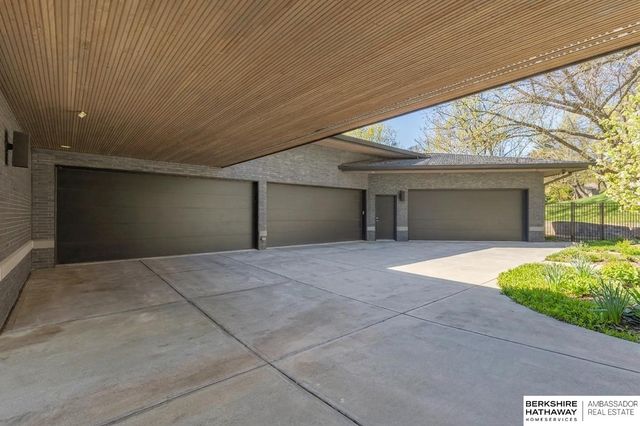 1718 Ridgewood Avenue, Omaha, NE 68124