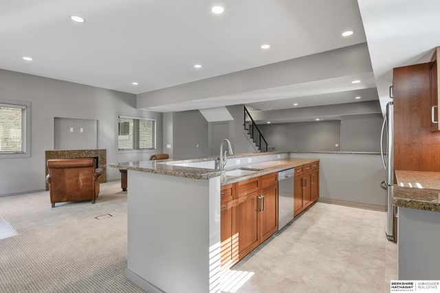 1718 Ridgewood Avenue, Omaha, NE 68124