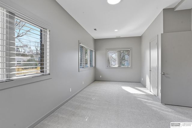1718 Ridgewood Avenue, Omaha, NE 68124