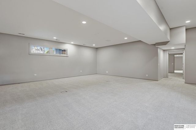 1718 Ridgewood Avenue, Omaha, NE 68124