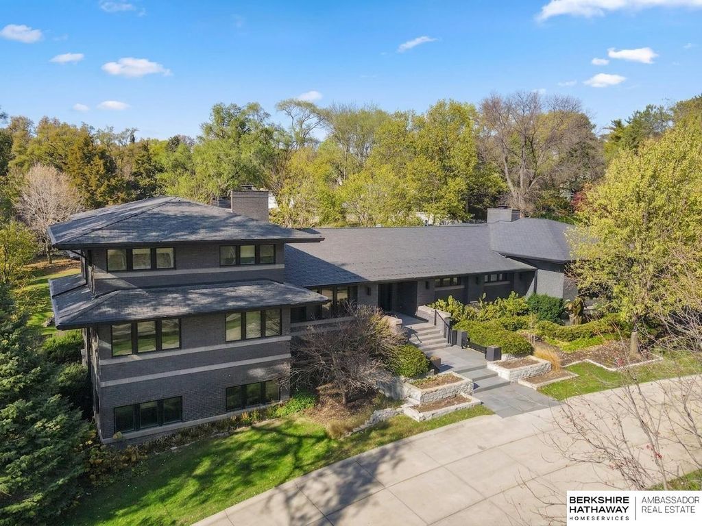 1718 Ridgewood Avenue, Omaha, NE 68124