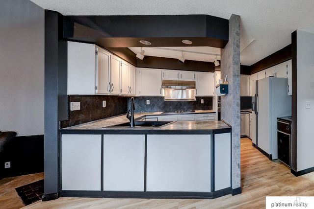 1032 Skyline Drive, Fremont, NE 68025