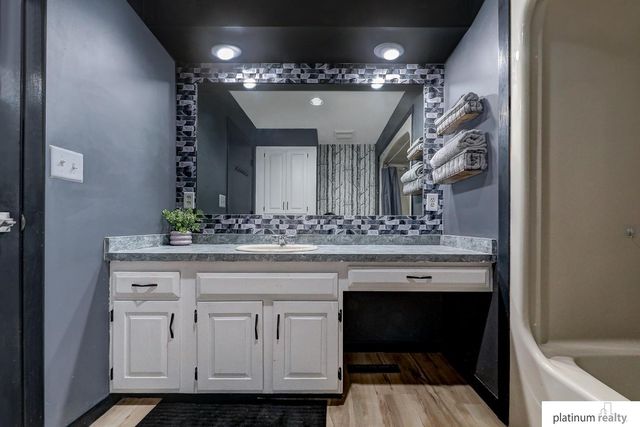 1032 Skyline Drive, Fremont, NE 68025