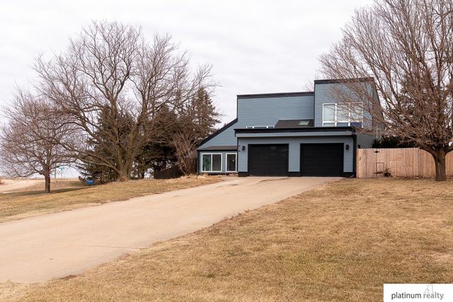 1032 Skyline Drive, Fremont, NE 68025