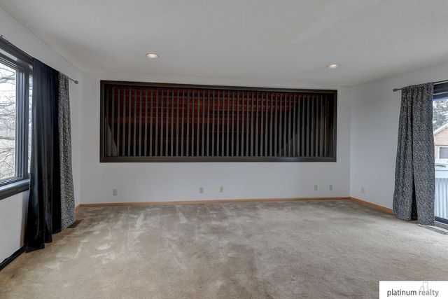 1032 Skyline Drive, Fremont, NE 68025