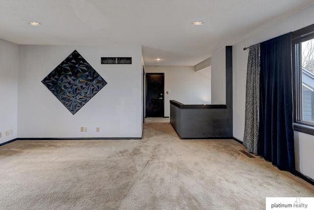 1032 Skyline Drive, Fremont, NE 68025