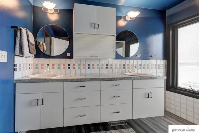 1032 Skyline Drive, Fremont, NE 68025