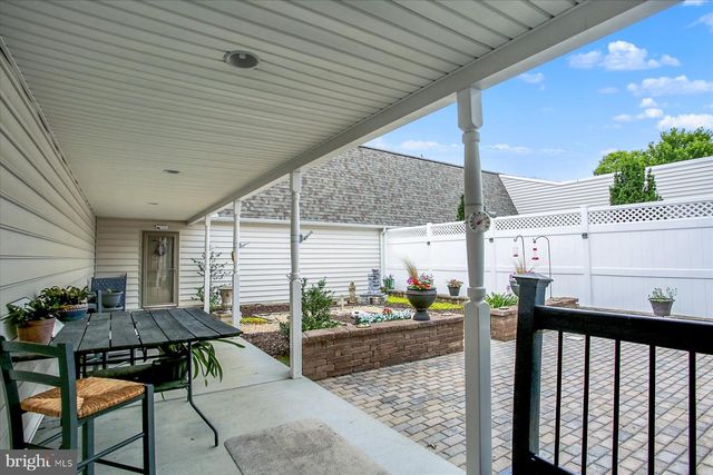 3 JAMESTOWN SQ, Mechanicsburg, PA 17050