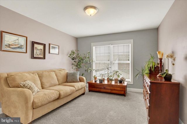 3 JAMESTOWN SQ, Mechanicsburg, PA 17050