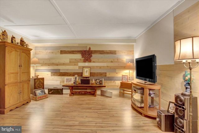 3 JAMESTOWN SQ, Mechanicsburg, PA 17050