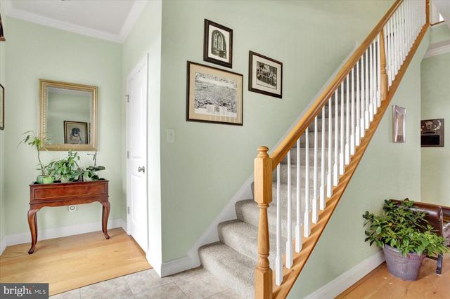 3 JAMESTOWN SQ, Mechanicsburg, PA 17050