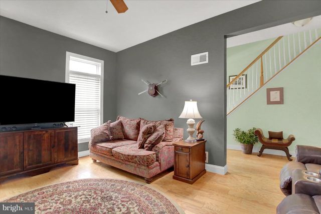 3 JAMESTOWN SQ, Mechanicsburg, PA 17050