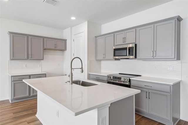 31542 AZURE BEACH DRIVE, San Antonio, FL 33576