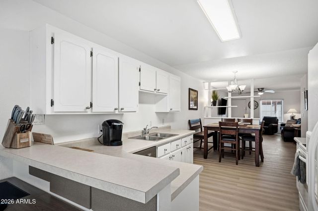 455 S DELAWARE Drive 129, Apache Junction, AZ 85120