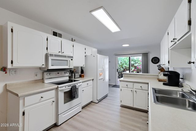 455 S DELAWARE Drive 129, Apache Junction, AZ 85120