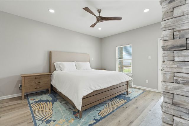 4025 Summit Dr, Corpus Christi, TX 78418