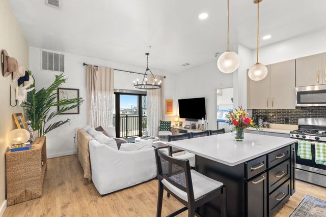 1002 Division St Apt 306, Nashville, TN 37203