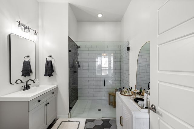 1002 Division St Apt 306, Nashville, TN 37203