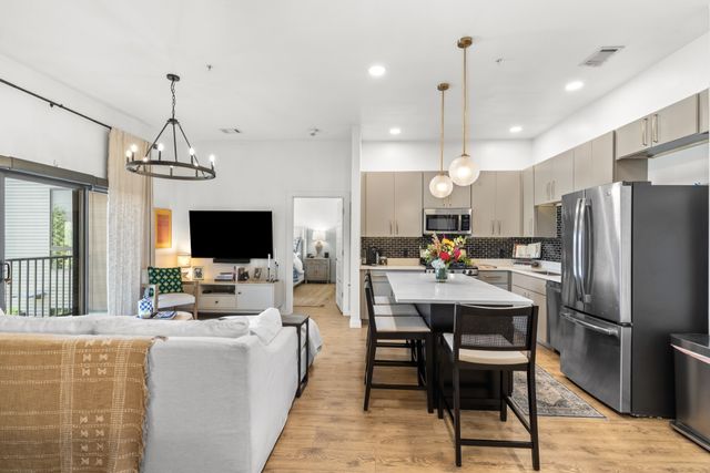 1002 Division St Apt 306, Nashville, TN 37203