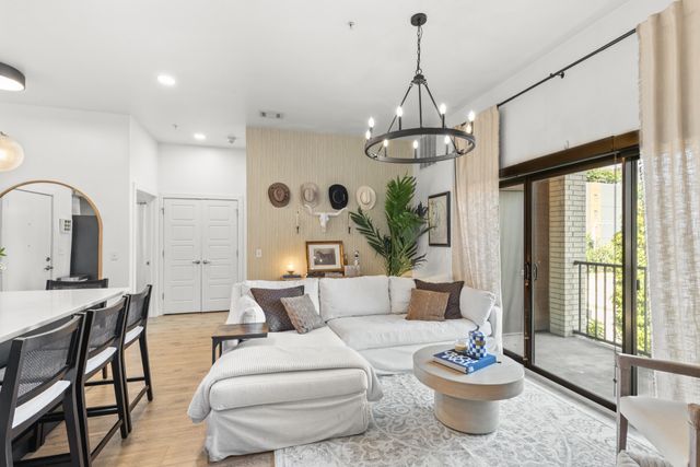 1002 Division St Apt 306, Nashville, TN 37203