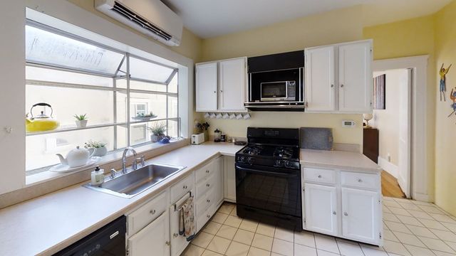 307 Tappan St 3, Brookline, MA 02445