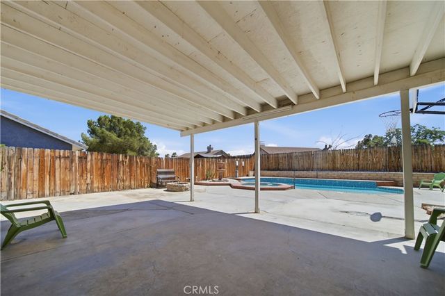 14211 La Mirada St, Victorville, CA 92392