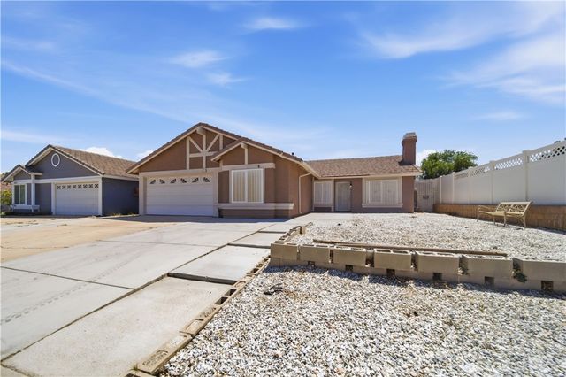 14211 La Mirada St, Victorville, CA 92392