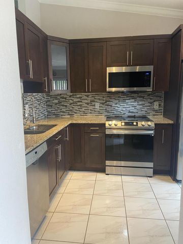 633 Sea Pine Way C, Greenacres, FL 33415
