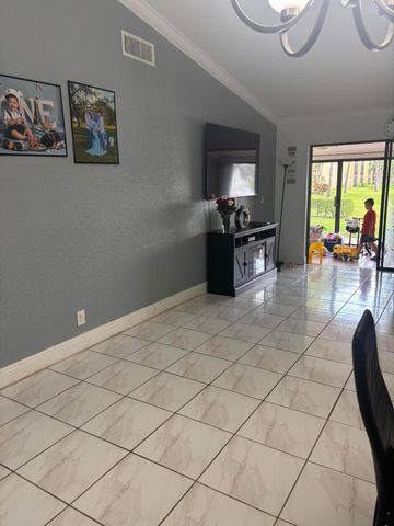 633 Sea Pine Way C, Greenacres, FL 33415