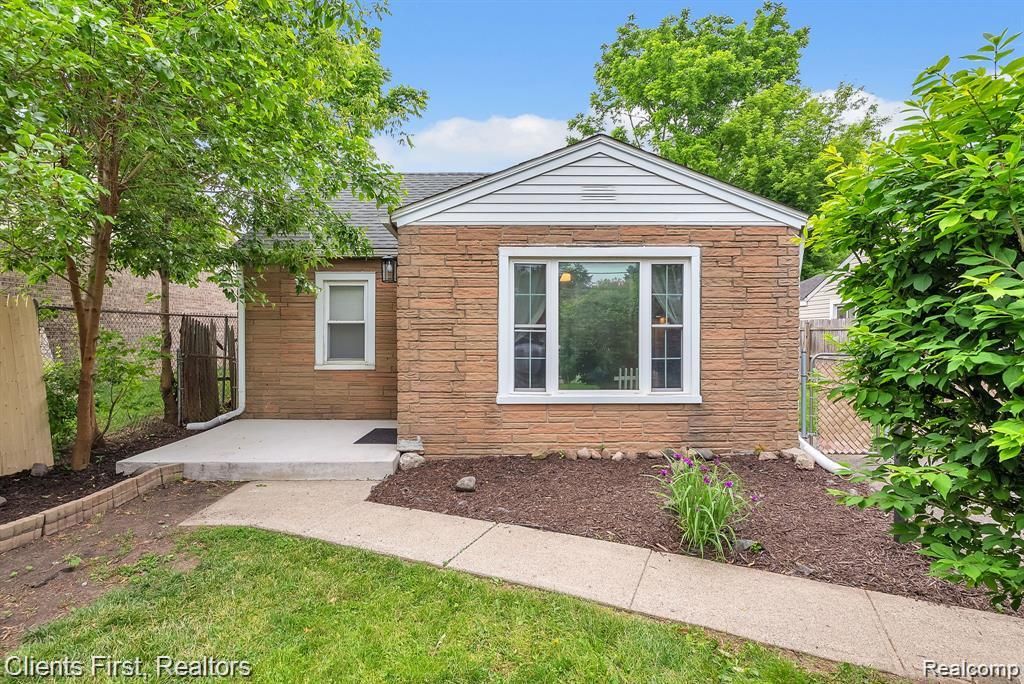 1660 N Sheldon Road, Canton Charter Township, MI 48187