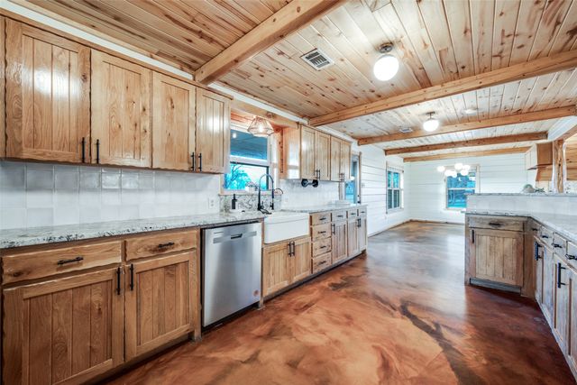 1353 Spring Creek Road, Collinsville, TX 76233