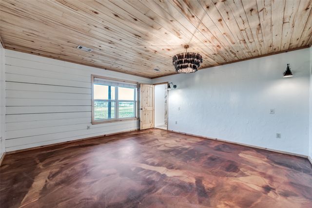 1353 Spring Creek Road, Collinsville, TX 76233