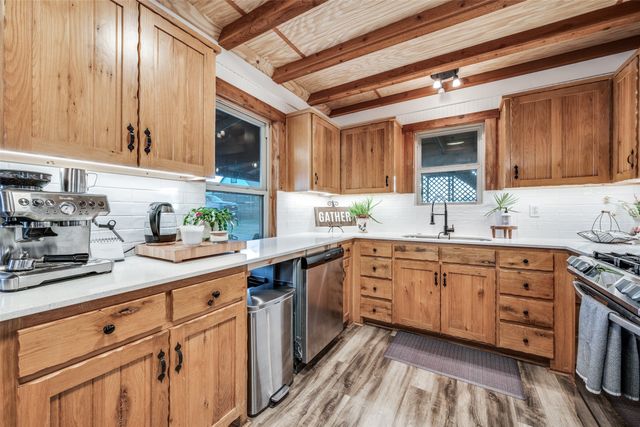 1353 Spring Creek Road, Collinsville, TX 76233