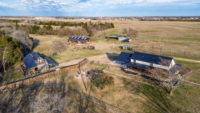1353 Spring Creek Road, Collinsville, TX 76233