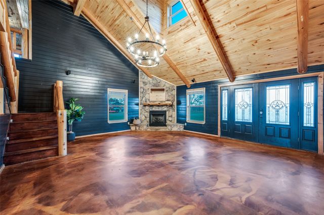 1353 Spring Creek Road, Collinsville, TX 76233