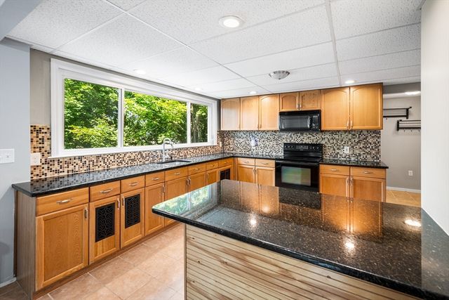 10 Nutting St, Fitchburg, MA 01420