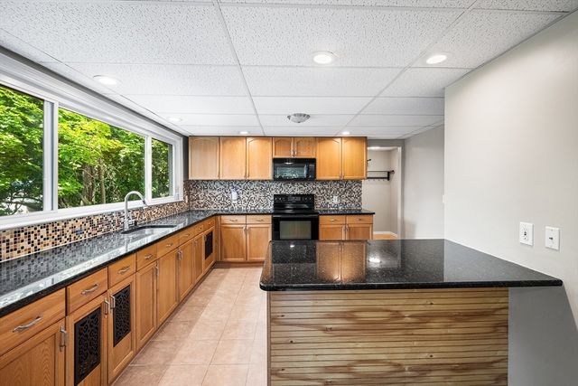 10 Nutting St, Fitchburg, MA 01420