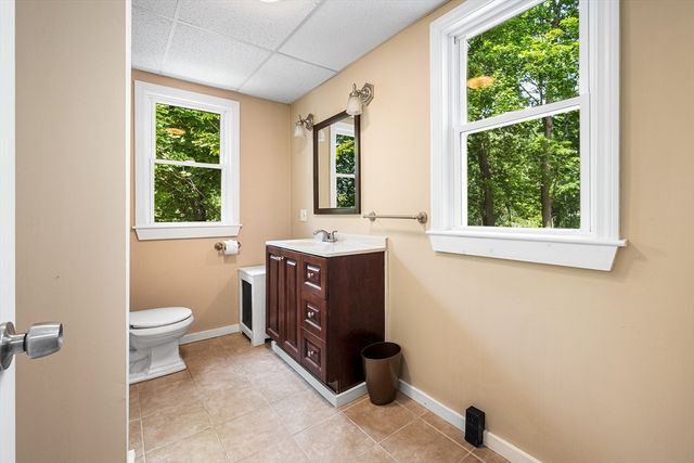10 Nutting St, Fitchburg, MA 01420