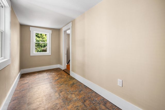 10 Nutting St, Fitchburg, MA 01420