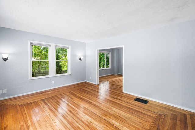 10 Nutting St, Fitchburg, MA 01420