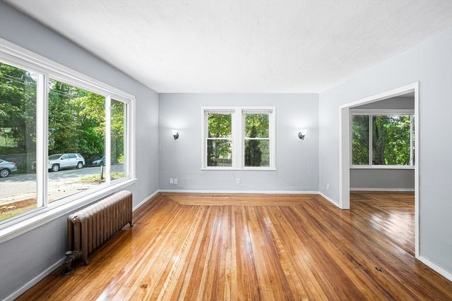 10 Nutting St, Fitchburg, MA 01420