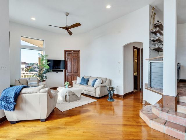 4206 Turks Point, Galveston, TX 77554