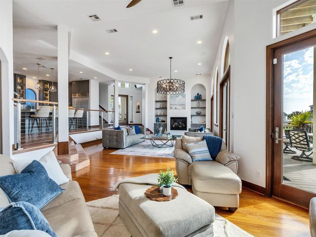 4206 Turks Point, Galveston, TX 77554