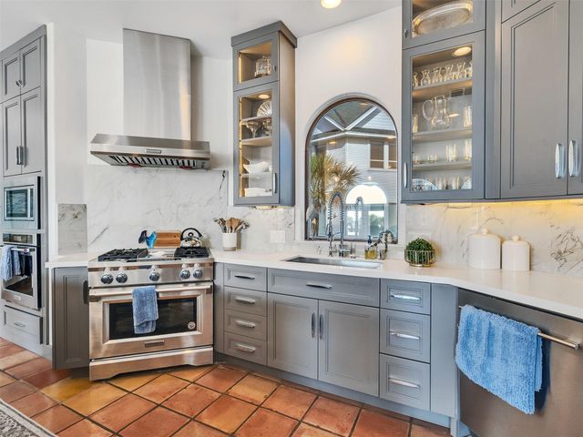 4206 Turks Point, Galveston, TX 77554