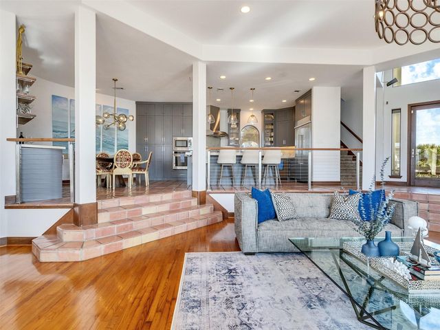 4206 Turks Point, Galveston, TX 77554